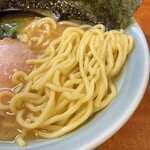 いどばた家 - 丸山製麺(株)の中太麺。
