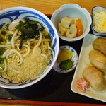 半田家 - いなり定食