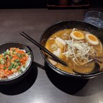 らー麺 とぐち - 赤味噌味玉ラーメン+キムチ丼