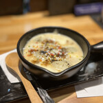 北新地ここの - 本日のおすすめの一つ、淡路玉ねぎのグラタン。熱々。