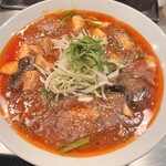麺屋 愛心 - 汁なし麻婆麺 麺少なめ 1100円