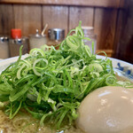 中華蕎麦 春馬 - 九条ねぎの山⛰️
