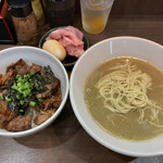 ヌードル＆スパイスカレー 今日の1番 - 