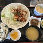 Mi Fuku Shokudou - 日替わり定食(鳥の甘唐揚げ)、炊き込みご飯(わかめとシャケ)