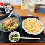 台湾料理 豊源 - ニンニク炒飯と台湾ラーメンの黄金コンビ♡