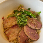 らぅめん考房 ありがた屋 - 「鴨とそぼろの白だしペペロン油そば(1,050円)」