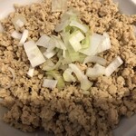 麺屋鈴春 - 鶏挽肉丼