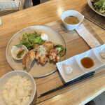 Sakuranomori Dainingu Arekore - つくば鶏のからあげプレート