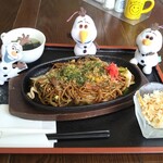 みきCafe - 玉子付鉄板ソース焼きそばセット　935円（ドリンク付）