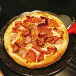 弥助 - ソーセージピザ