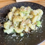 Dietro i tempi - そら豆と粉チーズのショートパスタ