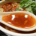 中国料理 西安刀削麺 - スープ