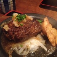 和牛料理 要 - 鉄板のうえでポン酢をかけると良い匂い♪