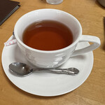 英華飯店 - ランチ時には　☕️紅茶も付きます　お口直しに良き