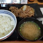 Yoshinoya - 牛皿定食