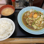 ランチハウス ミトヤ - 野菜と肉のタレ焼き定食（880円）