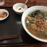 味楽 - ランチセット 5.台湾風ラーメンと半チャーハン (麺固め) ￥850円