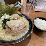 Yokohama Ie Kei Ramen Ittouya - 