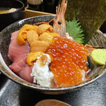 海鮮丼専門店 木津 魚市食堂 - 海鮮丼も旨そう