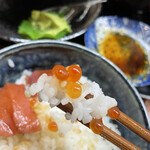 海鮮丼専門店 木津 魚市食堂 - イクラも貰った(^^)