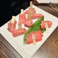 焼肉専科　肉の切り方 銀座数寄屋橋店 - 切り方任せ八種盛り