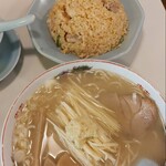 龍朋 - チャーハンと生姜ラーメン