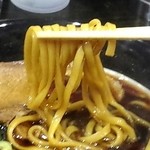 金久右衛門 - プレミアム黒醤油 麺