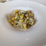 クラリタ ダ マリッティマ - 焼きとうもろこしのスパゲッティ アーリオオーリオ