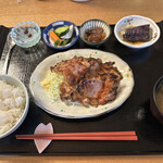 御飯家 - 生姜焼き定食