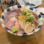 旬の魚と旨い酒 山田食堂 - 海鮮丼 1200円