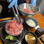 海鮮丼専門店 木津 魚市食堂 - まだまだ乗せる（≧∇≦）