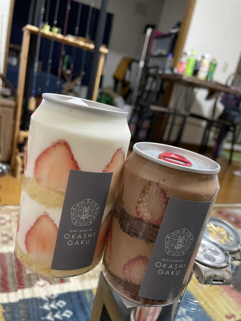 patisserie OKASHI GAKU 自販機コーナー（パティスリー オカシ ガク 自販機コーナー） - 旭川四条（ケーキ）の写真