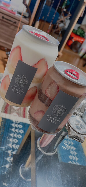 patisserie OKASHI GAKU 自販機コーナー（パティスリー オカシ ガク 自販機コーナー） - 旭川四条（ケーキ）の写真