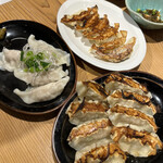 Gyouzaya Shinshin - アグー豚水餃子、アグー豚塩餃子、しゃにしゃに餃子、