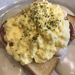 カフェタナカ 本店 - スクランブルエッグトースト