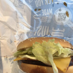 マクドナルド - チーチーてりやき。溶けてない…