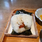 nagara tatin cafe - おにぎりの具材は梅干しとなる。