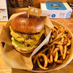 ハリオ商店 - チリチーズバーガー
