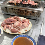 新井屋 - 焼いているところ１