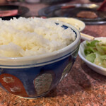 大衆肉料理 大幸 - 大盛りご飯！どんぶりです