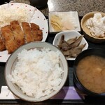 ベルデ - 料理写真:トンカツ定食