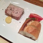 HIDE&SEEK - コース② 《前菜》自家製田舎風パテ(バゲット付)