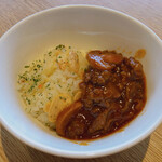 プリムローズ - ガーリックライス ＆ ビーフストロガノフ