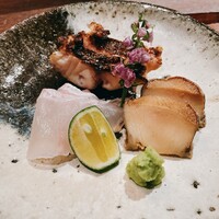 お料理 うち山 - アワビ、ヒラメ、イサキの炙り
