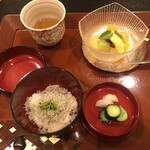 日本料理 樹 - 〆のシラスご飯、香の物、フルーツ