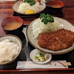 209256454 - ロースカツ定食