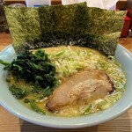 鶴一家 - 豚骨ラーメン