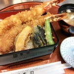 Extra large shrimp tempura set meal (includes miso soup and drink)