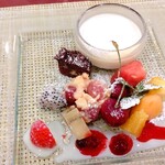 ロティスリー ル・ボヌール - フルーツとオレンジのプリン