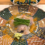Kanazawasushi Kobu - 甘鯛。軽く塩してある。カラスミとわさびと芽ネギを巻いて。ほんのり旨みある。